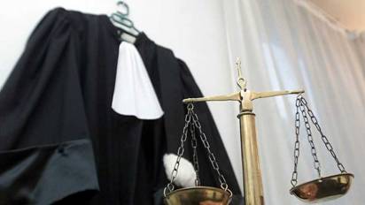 Comment s&rsquo;adresser à un avocat avec les bonnes formules de politesse ?