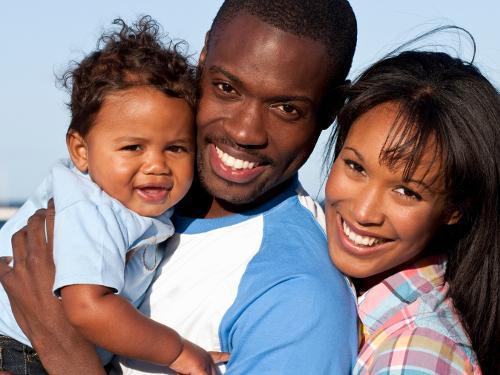 Quelles sont les étapes pour faire venir ses parents vivre en France ?